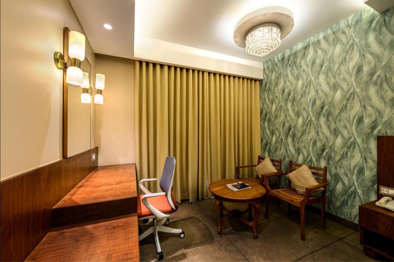 Sundex Hotel タンジャーヴール エクステリア 写真