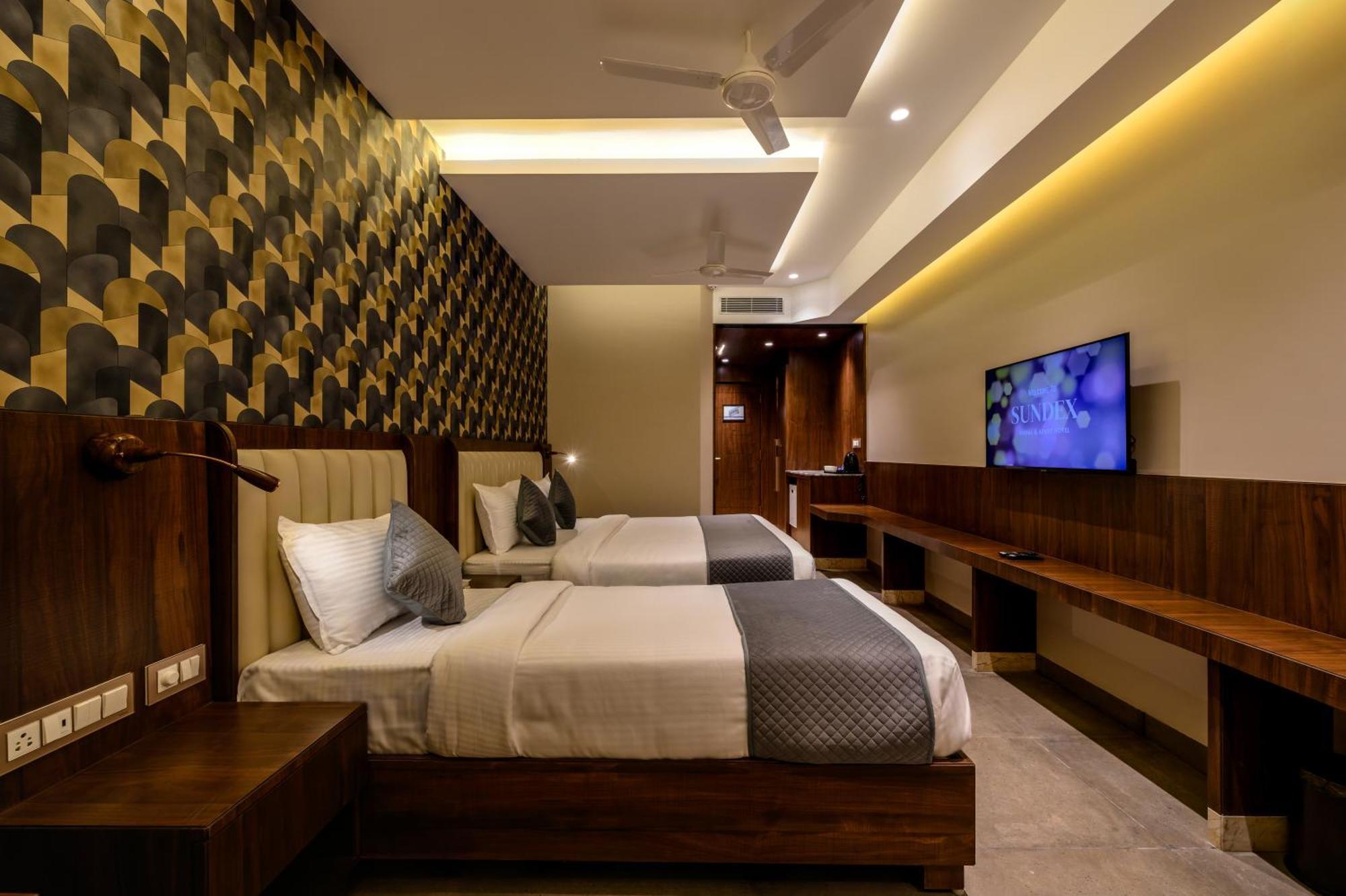 Sundex Hotel タンジャーヴール エクステリア 写真