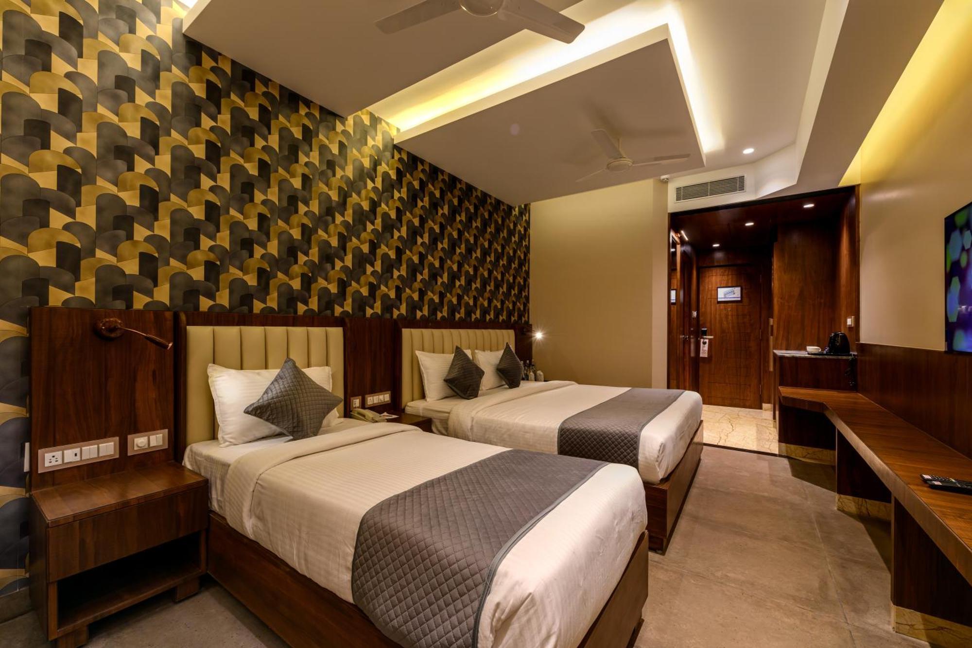 Sundex Hotel タンジャーヴール エクステリア 写真